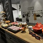 Friends Downtown Hotel 4*