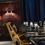 Friends Downtown Hotel 4*