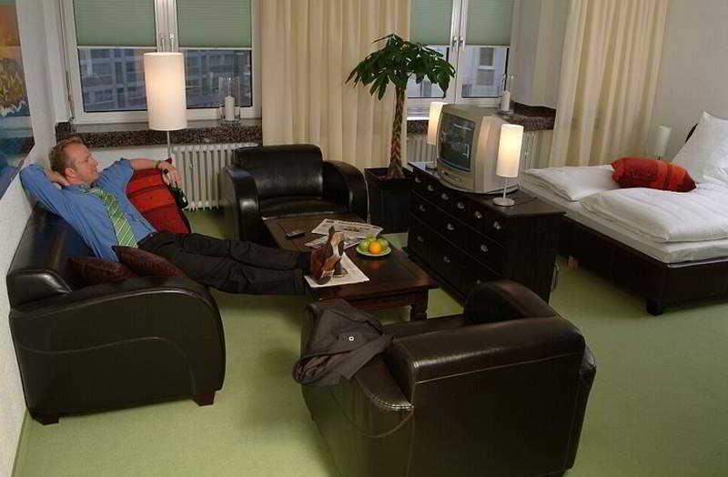 Hotel Friends Downtown 4*