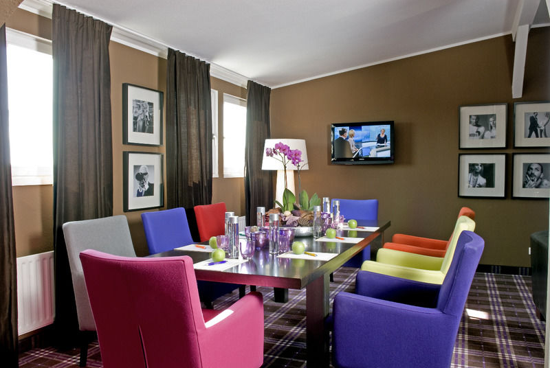 Friends Downtown Hotel