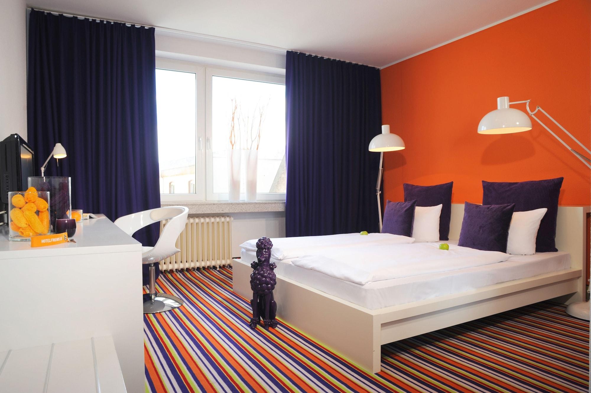 Friends Downtown Hotel 4*